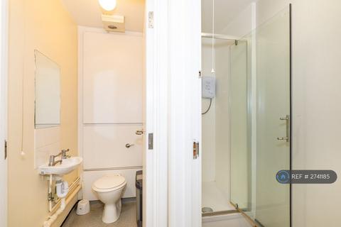 1 bedroom in a house share to rent, Foley Street, London, W1W