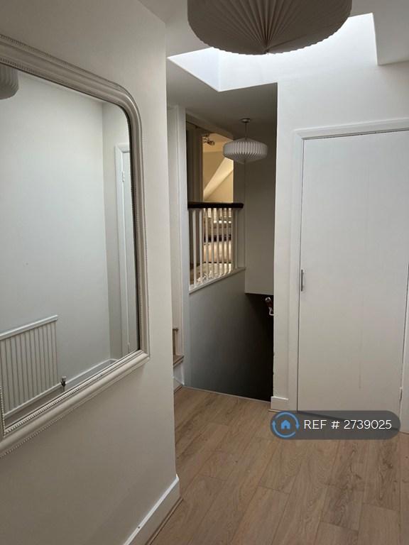 Hall/Landing