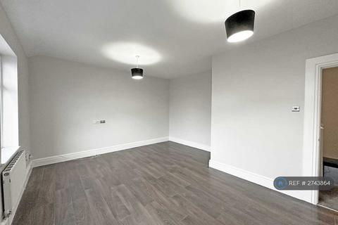 1 bedroom flat to rent, Park Road South, Newton-Le-Willows, WA12