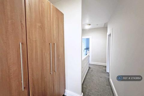 1 bedroom flat to rent, Park Road South, Newton-Le-Willows, WA12