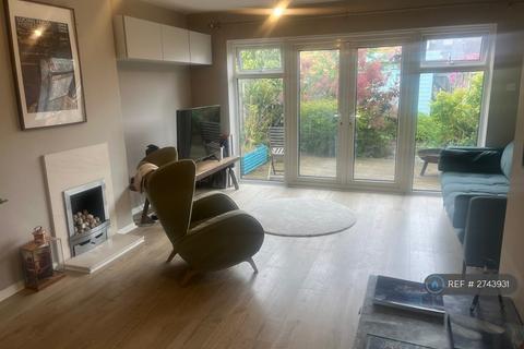 undefined, Railway Place, Hertford, SG13