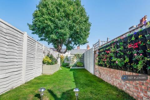2 bedroom terraced house to rent, Western Road, Reading, RG1