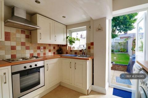 2 bedroom terraced house to rent, Western Road, Reading, RG1