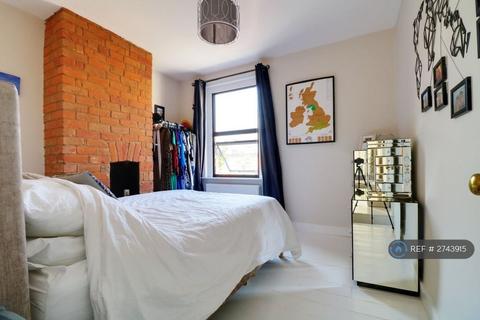 2 bedroom terraced house to rent, Western Road, Reading, RG1