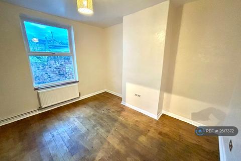 3 bedroom terraced house to rent, Wherstead Road, Ipswich, IP2