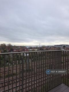 2 bedroom flat to rent, Blyth Road, Hayes, UB3