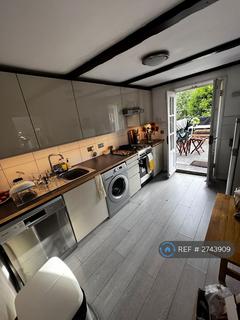 2 bedroom maisonette to rent, Brownhill Road, London, SE6