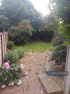 2 bedroom maisonette to rent, Brownhill Road, London, SE6