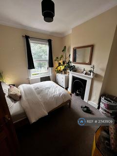 2 bedroom maisonette to rent, Brownhill Road, London, SE6