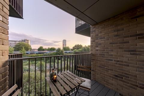 2 bedroom apartment for sale, Moulding Lane London SE14