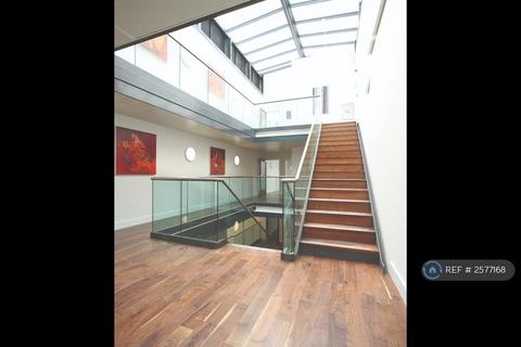 2 bedroom flat to rent, Vine St, Manchester, M7