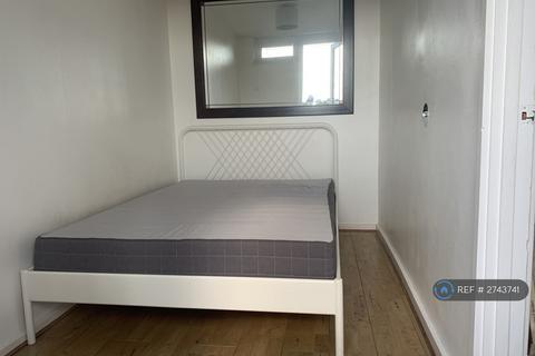 1 bedroom flat to rent, Southwark Park Road, London, SE16