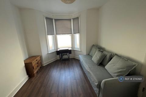 1 bedroom flat to rent, Darwin Street, London, SE17