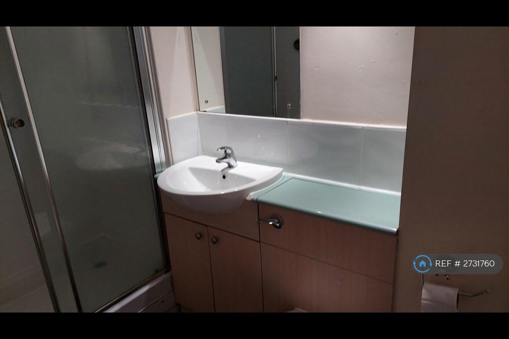 Main Bathroom First Floor
