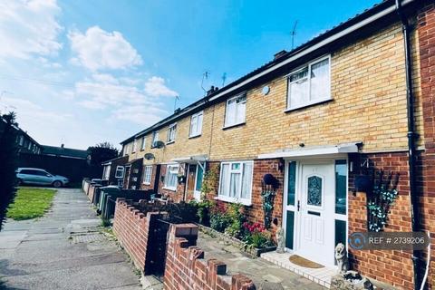 3 bedroom terraced house to rent, Lea Bushes, Watford, WD25