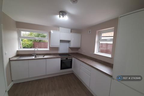 3 bedroom semi-detached house to rent, Middlemoor Road, Frimley, GU16