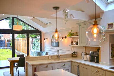 3 bedroom terraced house for sale, North Street, Castlefields, Shrewsbury