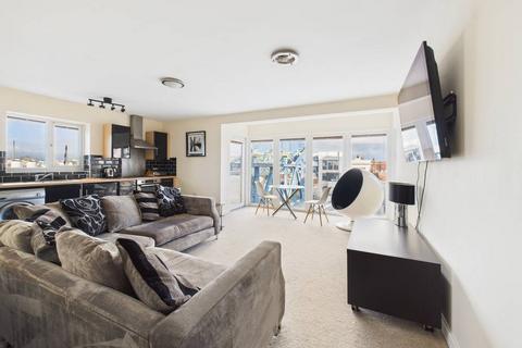 2 bedroom apartment for sale, Old Harbour Court, 10 Wincolmlee, Hull, HU2 8HZ
