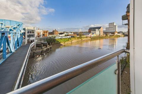 2 bedroom apartment for sale, Old Harbour Court, 10 Wincolmlee, Hull, HU2 8HZ