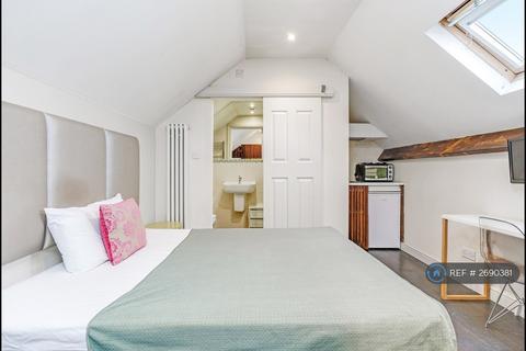Studio to rent, Finchley Road, London, NW3