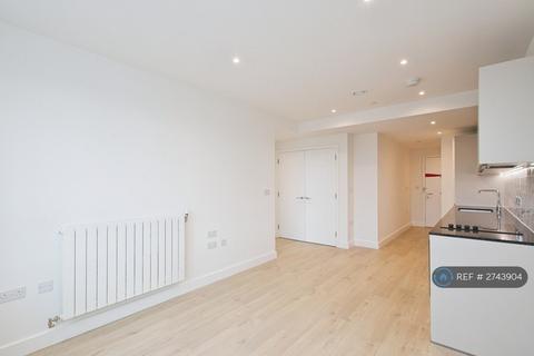 1 bedroom flat to rent, Picklington Terrace, London, SE28