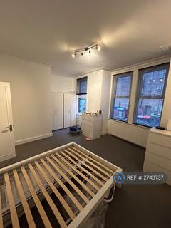 2 bedroom flat to rent, Lessingham Avenue, London, SW17