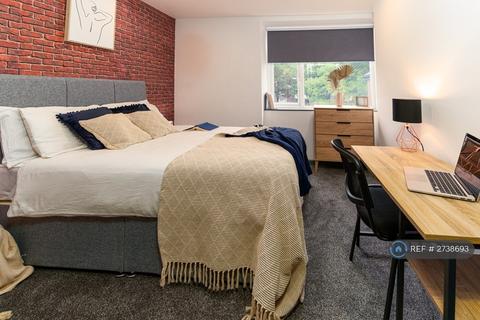 1 bedroom in a house share to rent, Sharples Hall Street, Oldham, OL4