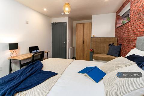 1 bedroom in a house share to rent, Sharples Hall Street, Oldham, OL4