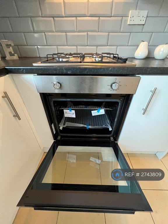 Grey Brick Tiles Electric Oven