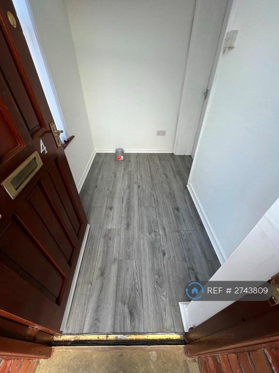 Entrance/Hall Way