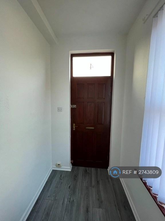 Entrance/Hall Way