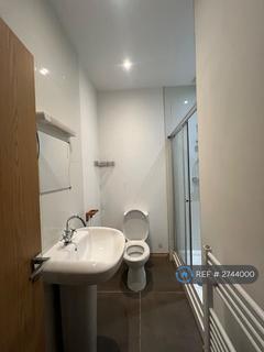 1 bedroom flat to rent, King Street, Carmarthen, SA31