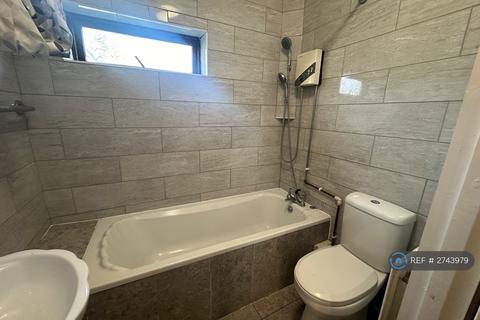 3 bedroom end of terrace house to rent, Wheldrake Road, Sheffield, S5