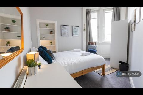 3 bedroom flat to rent, Easter Road, Edinburgh, EH7
