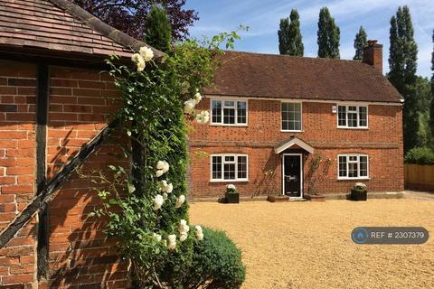 5 bedroom detached house to rent, South Farm Lane, Bagshot, GU19
