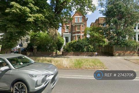 2 bedroom flat to rent, Kew Road, Richmond, TW9