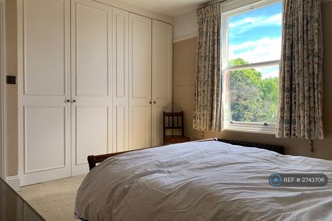 2 bedroom flat to rent, Kew Road, Richmond, TW9