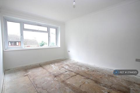 3 bedroom terraced house to rent, Sundridge Drive, Chatham, ME5