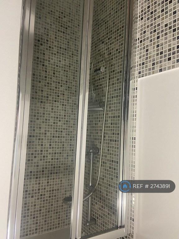 Master En-Suite