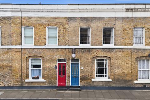 undefined, London E1