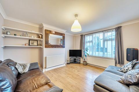 2 bedroom maisonette for sale, Maple Street, Romford RM7