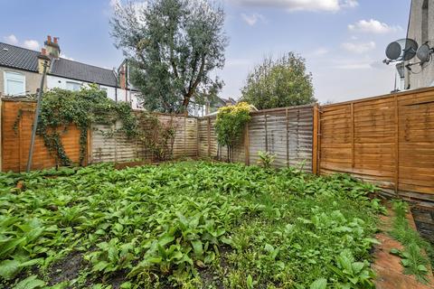 2 bedroom maisonette for sale, Tynemouth Road, Mitcham CR4