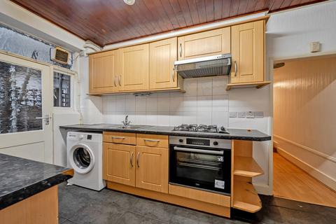 2 bedroom maisonette for sale, Tynemouth Road, Mitcham CR4
