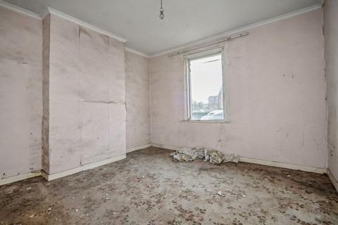 3 bedroom end of terrace house for sale, 28 St. Pauls Street, Sittingbourne, Kent, ME10 2LA