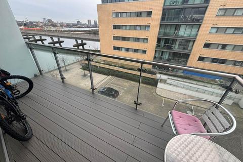 2 bedroom flat to rent, The Galley, London,