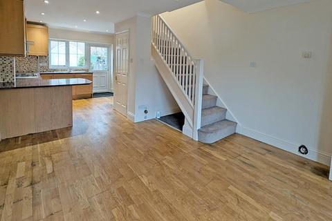 2 bedroom end of terrace house to rent, Highfields Court, Westoning