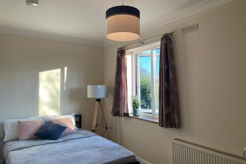 5 bedroom house share to rent, Pinner Park Gardens, Harrow HA2
