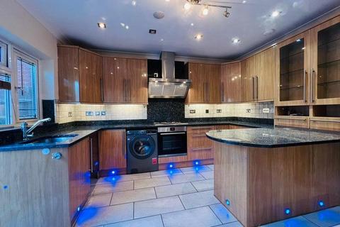 5 bedroom house share to rent, Pinner Park Gardens, Harrow HA2