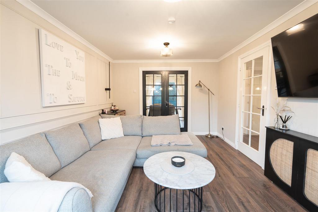 Lounge-1.jpg