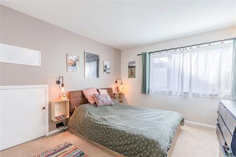 2 bedroom maisonette for sale, Hayden Court, New Haw, Addlestone, Surrey, KT15